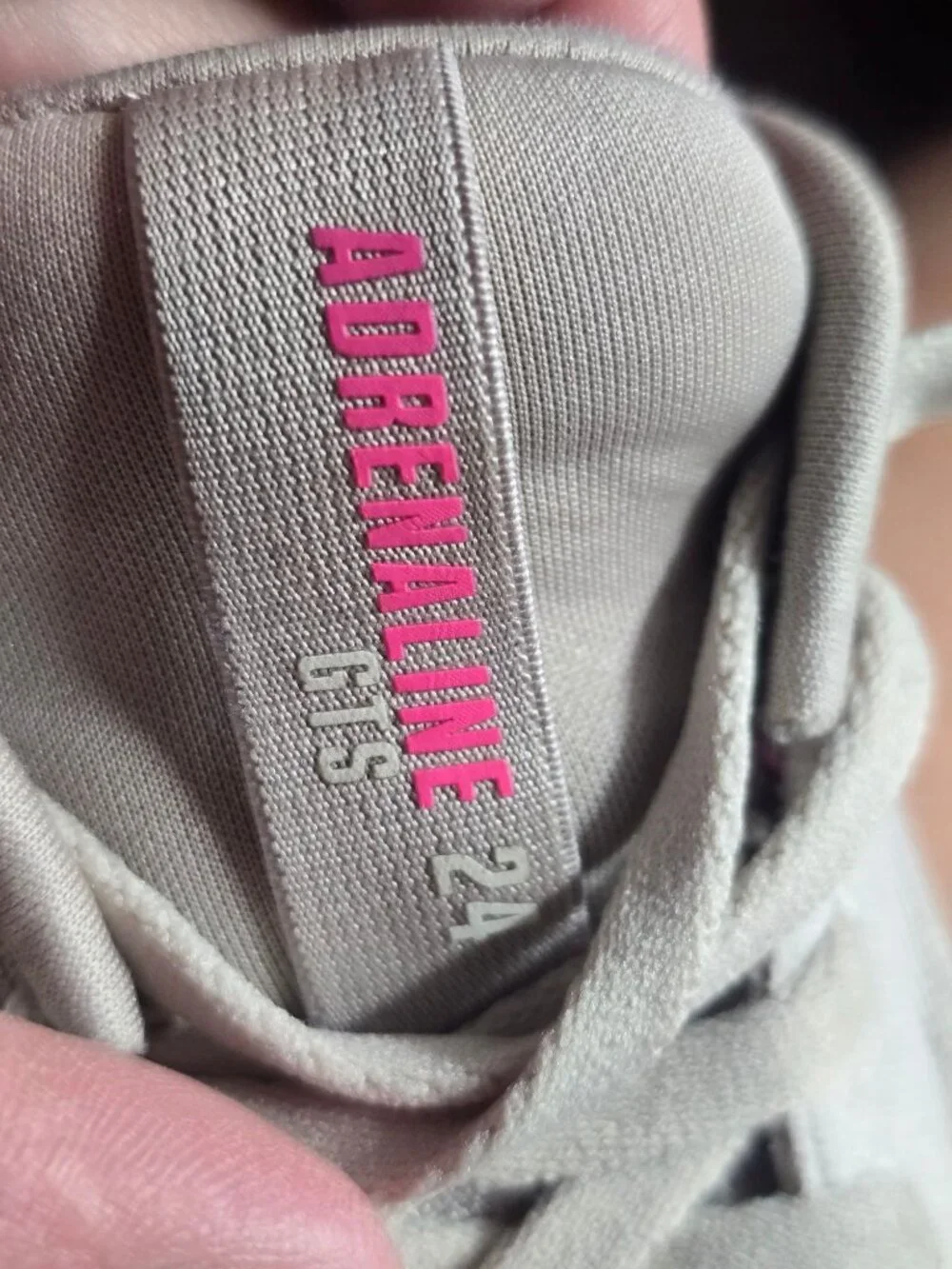Brooks Adrenaline GTS 24 Womens Coconut Pink Running Athletic Shoes sz 8.5B